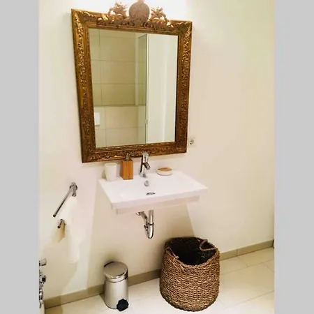 Large Family Retro Flat In Center- Large Terrace & Garden View, Free Parking Lüksemburg