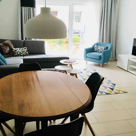Daire Large Family Retro Flat In Center- Large Terrace & Garden View, Free Parking Lüksemburg