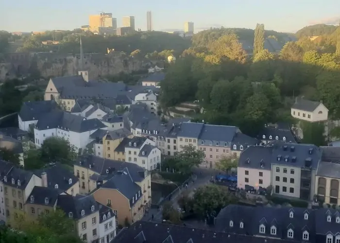 Large Family Retro Flat In Center- Large Terrace & Garden View, Free Parking *