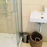 Apartament Large Family Retro Flat In Center- Large Terrace & Garden View, Free Parking Luksemburg