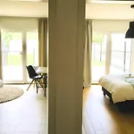 Large Family Retro Flat In Center- Large Terrace & Garden View, Free Parking Apartament *